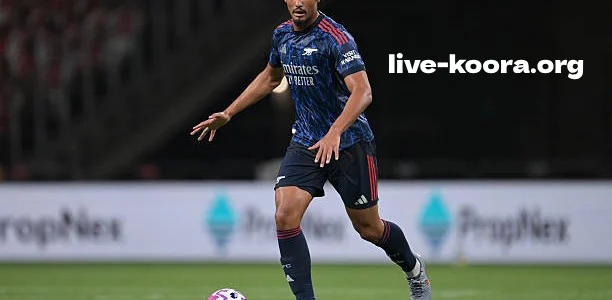 آرسنال يقترب من تجديد عقد مدافعه ساليبا وسط اهتمام ريال مدريد، واللاعب يفضل الاستمرار قبل كأس العالم للأندية.